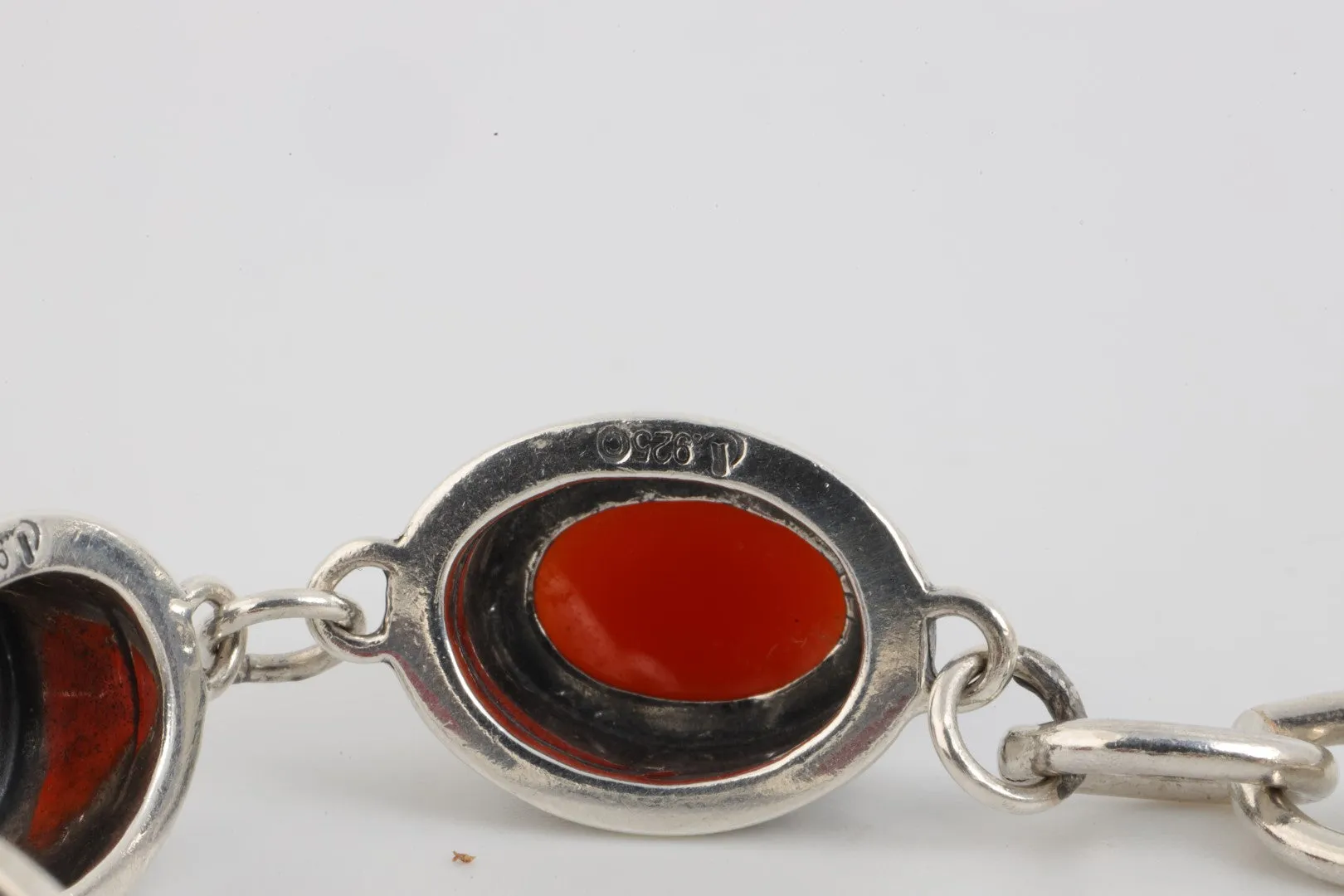 7.5" Carolyn Pollack 925 Silver 26.50tcw Carnelian Bracelet (34.51g.)