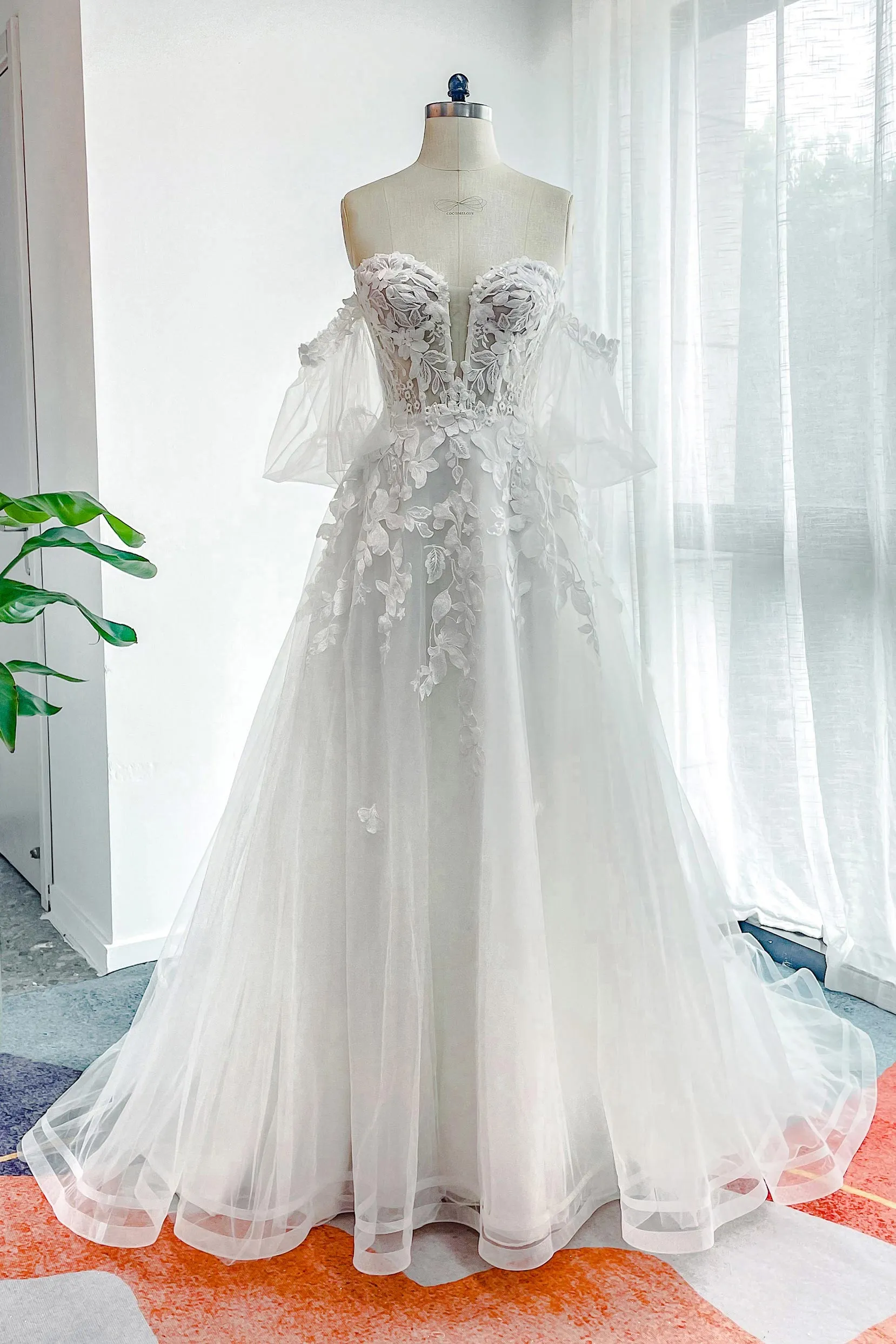 A-Line Court Train Lace Tulle Wedding Dress CW3162