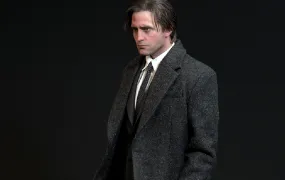 Bruce Wayne (Robert Pattinson) 1/3 Scale Statue