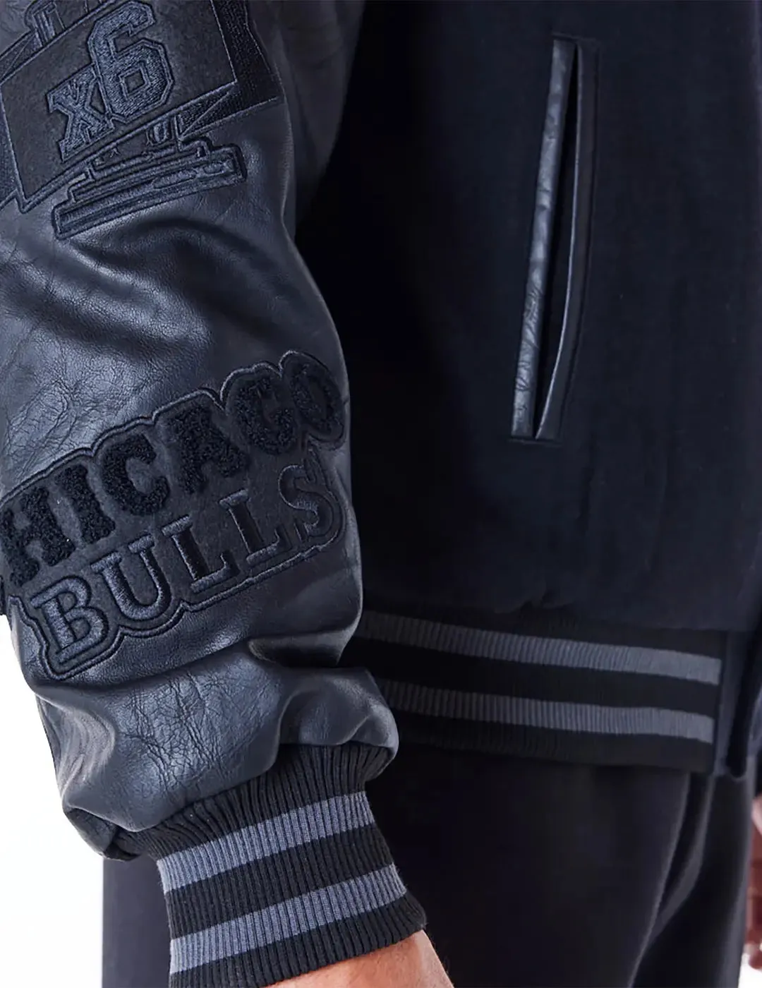 Chaqueta New Era NBA Bulls Patch Negro