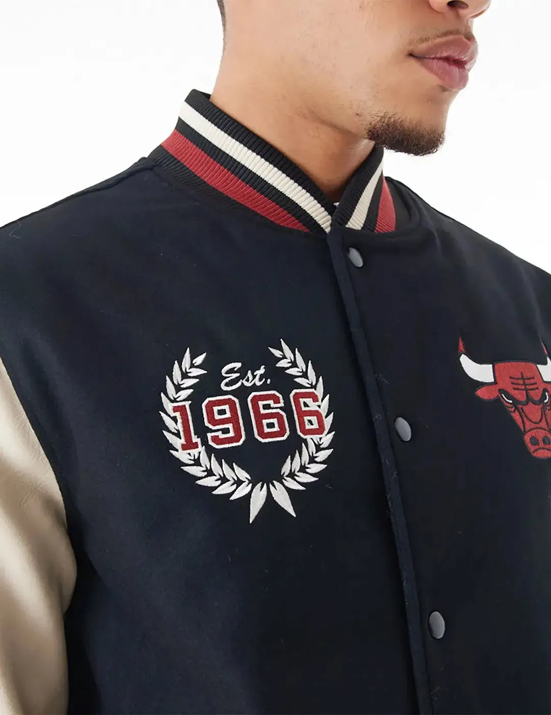 Chaqueta New Era NBA Bulls Varsity Negro