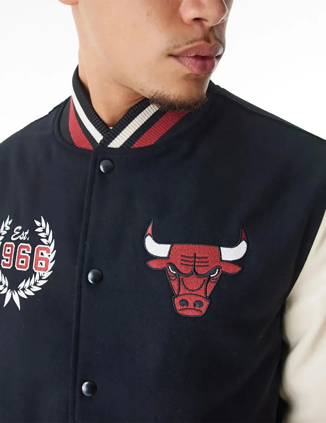 Chaqueta New Era NBA Bulls Varsity Negro