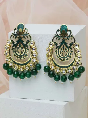 Gold-Plated & Green en Handpainted Kundan Crescent Shaped Chandbalis