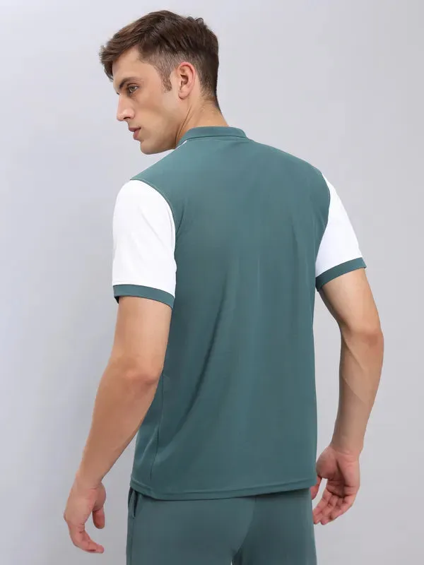 Men Colorblock Slim Fit Polo T-shirt with MATPIQ