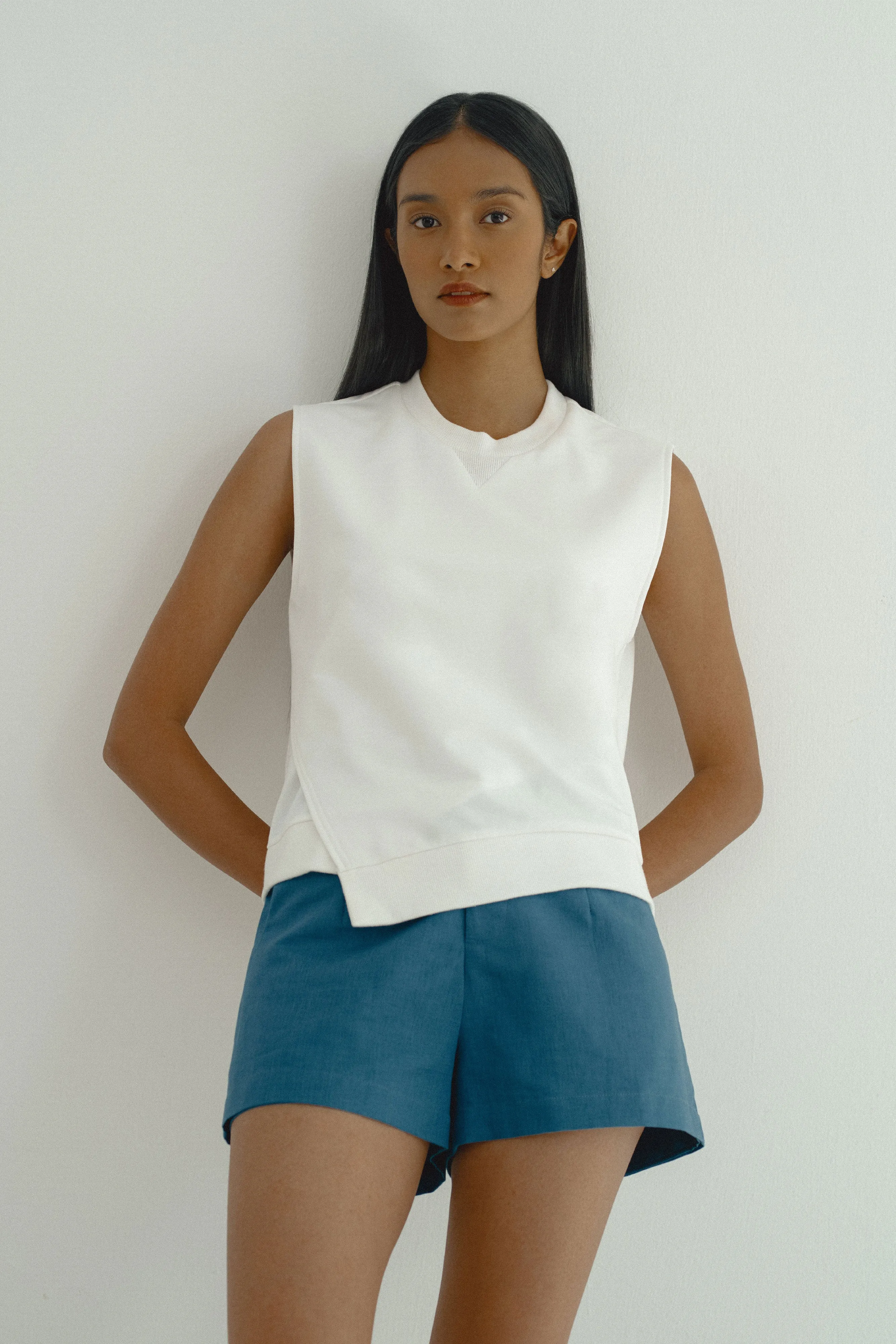 Y21 x grey_evolution - Tailored Linen Viscose Shorts in Adriatic Sea Blue